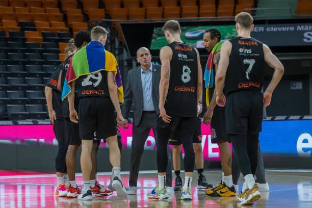 雪推迟某些 雪推迟某些