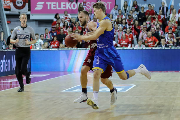 孔帕尼的成 孔帕尼的成