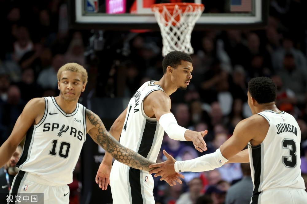 手的参与使 手的参与使