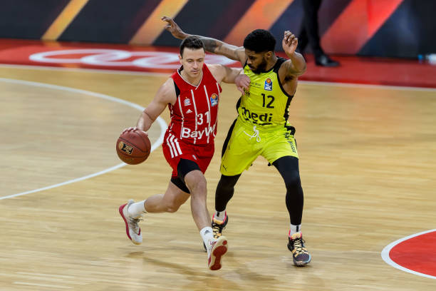 更是球队战 更是球队战